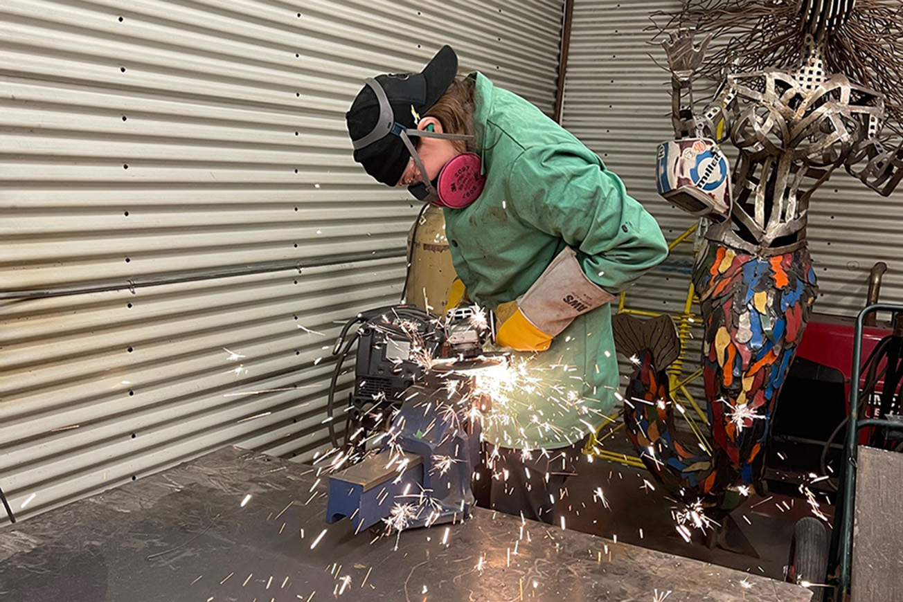 Career Opportunities for Nunavut Youth: B2Gold Partners with the Redfish Arts Society - Featured Image