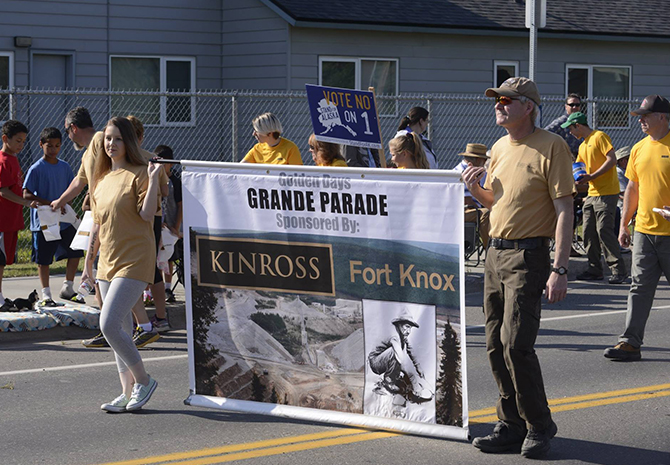 Fort Knox sponsors Fairbanks Parade